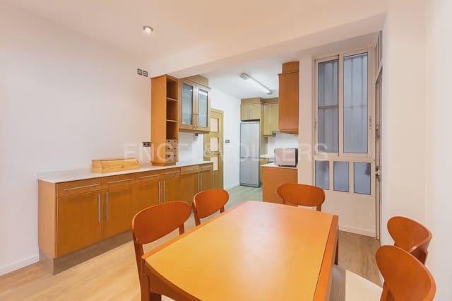 3 makuuhuone Asunto vuokrattavana paikassa Exposicio, Valencia kaupunki - 1 750 € (Ref: 9897771)