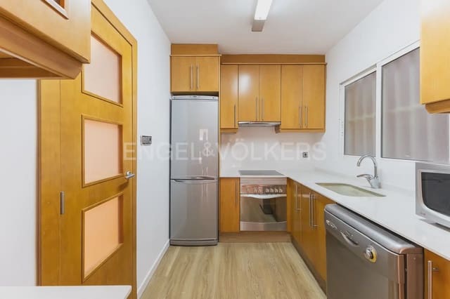 3 makuuhuone Asunto vuokrattavana paikassa Exposicio, Valencia kaupunki - 1 750 € (Ref: 9897771)