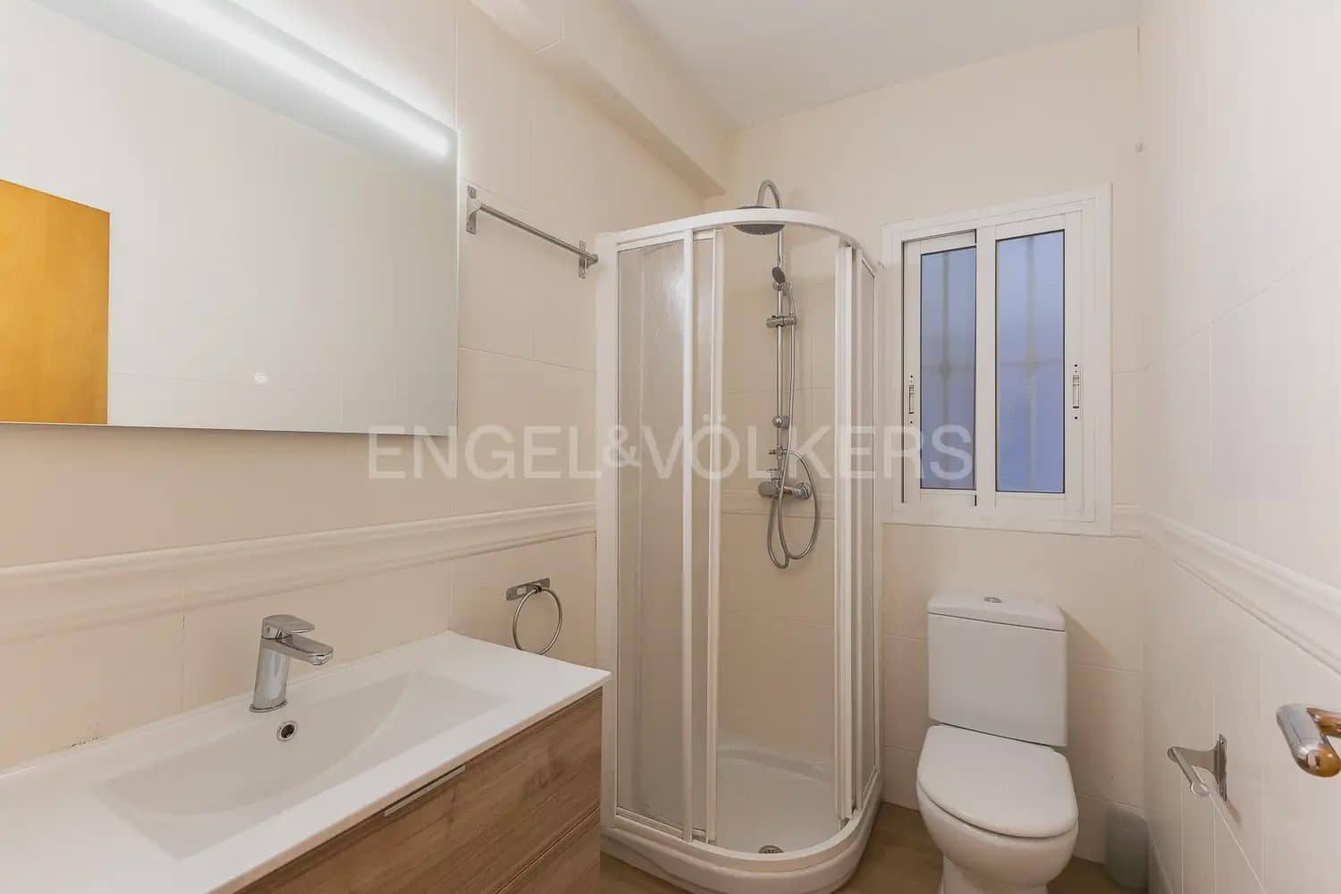 3 makuuhuone Asunto vuokrattavana paikassa Valencia kaupunki - 1 750 € (Ref: 9897771)