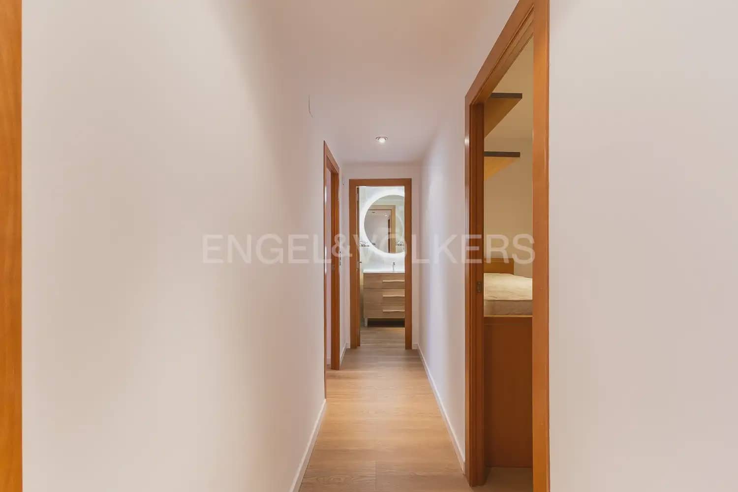 3 makuuhuone Asunto vuokrattavana paikassa Valencia kaupunki - 1 750 € (Ref: 9897771)