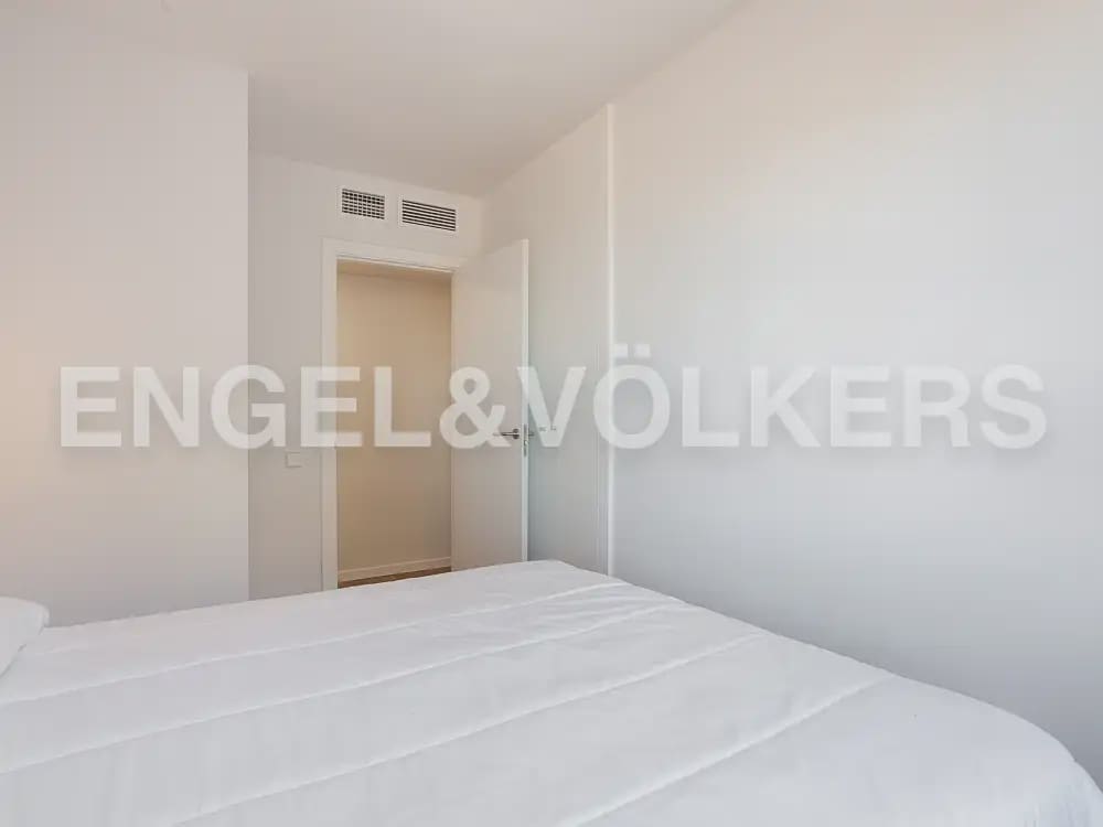 2 sovrum Lägenhet att hyra i Valencia stad med pool garage - 1 900 € (Ref: 9897773)