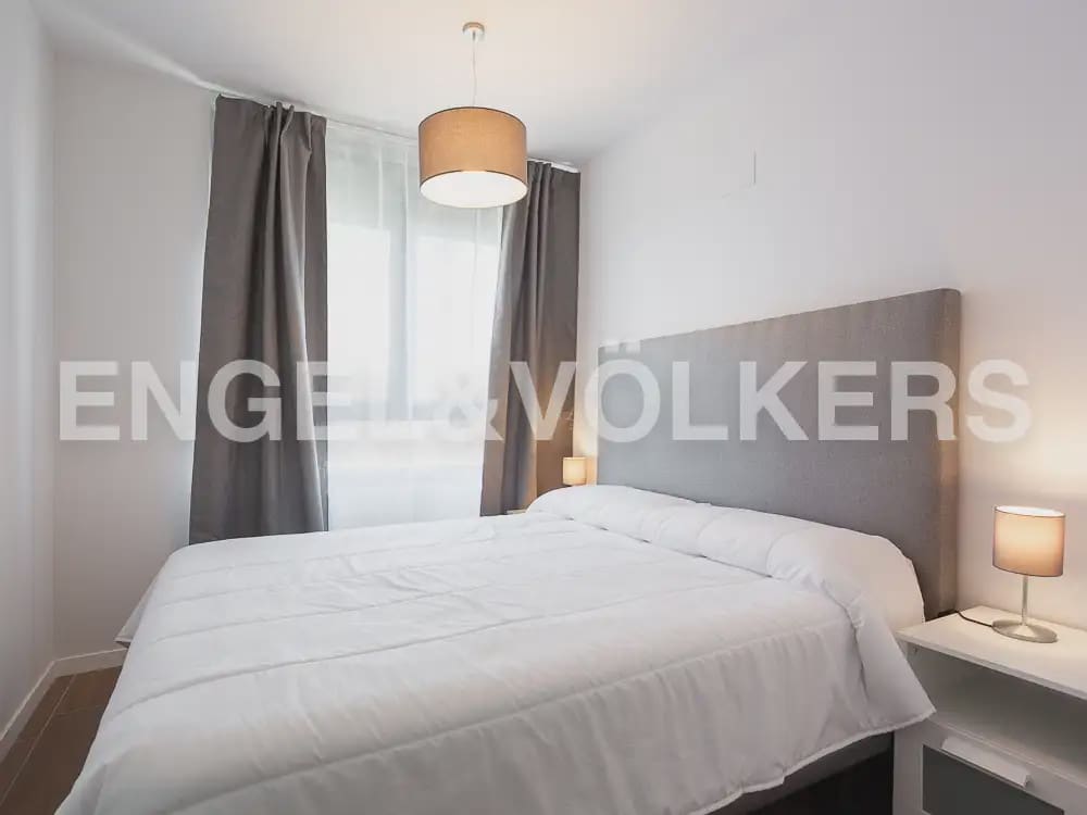 2 sovrum Lägenhet att hyra i Valencia stad med pool garage - 1 900 € (Ref: 9897773)