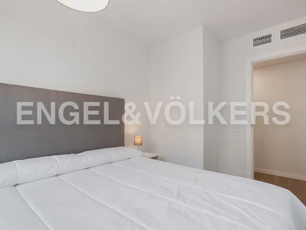 2 sovrum Lägenhet att hyra i Valencia stad med pool garage - 1 900 € (Ref: 9897773)