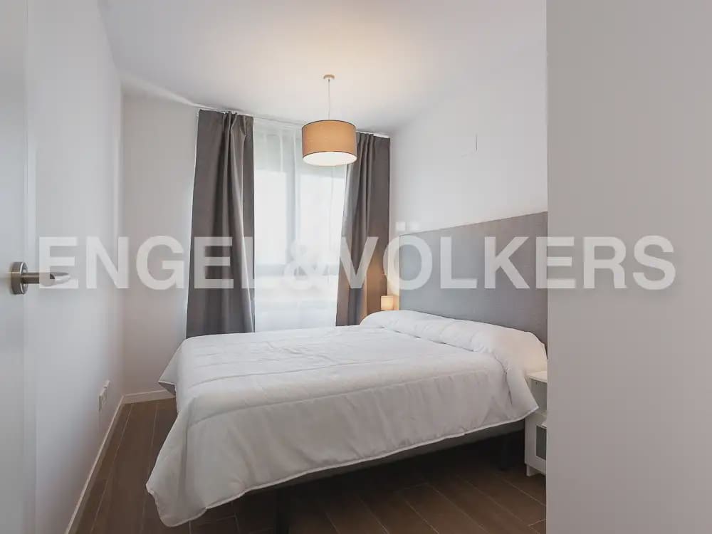 2 sovrum Lägenhet att hyra i Valencia stad med pool garage - 1 900 € (Ref: 9897773)