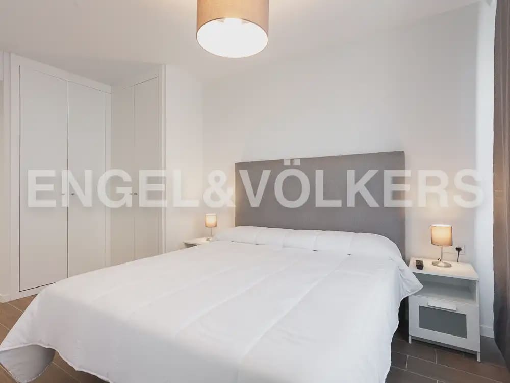 2 sovrum Lägenhet att hyra i Valencia stad med pool garage - 1 900 € (Ref: 9897773)