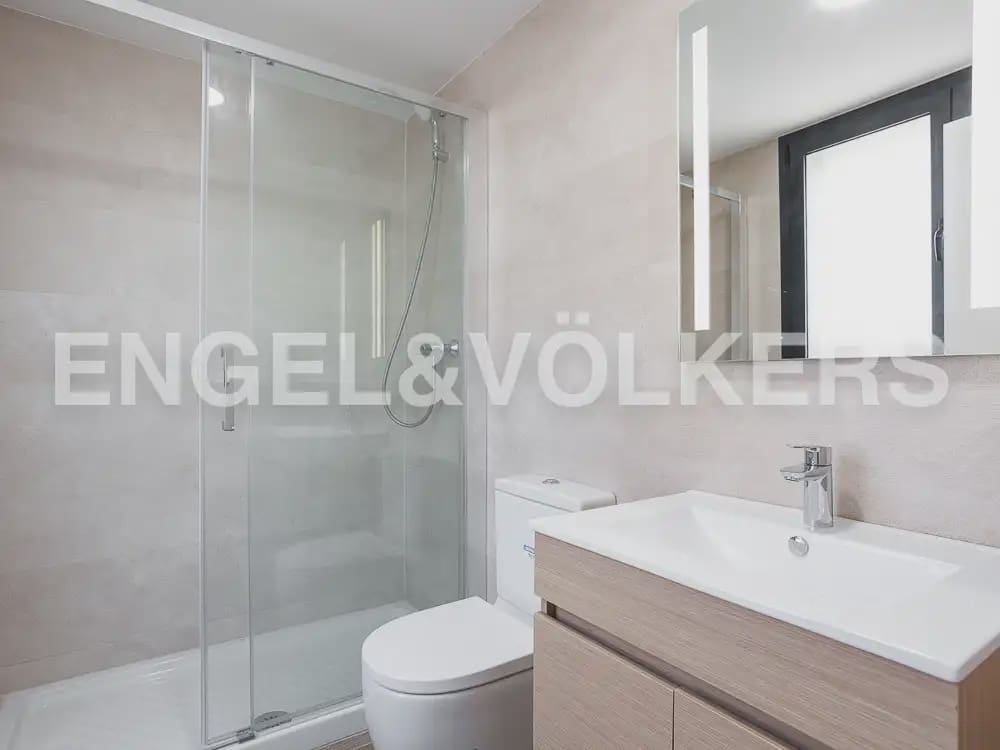 2 sovrum Lägenhet att hyra i Valencia stad med pool garage - 1 900 € (Ref: 9897773)