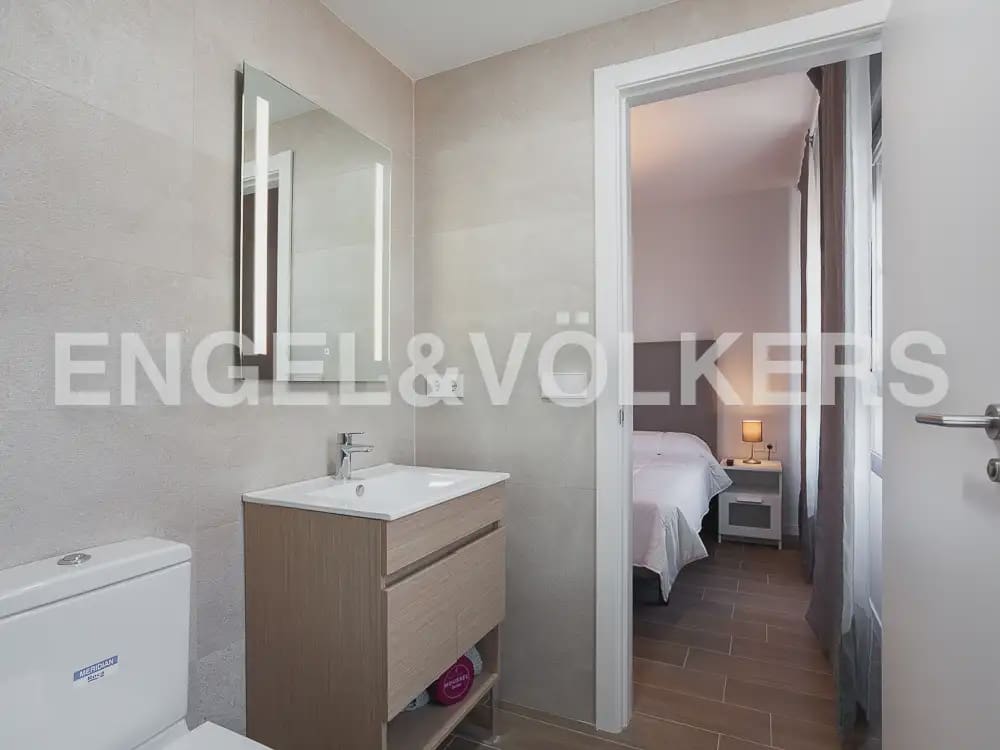 2 sovrum Lägenhet att hyra i Valencia stad med pool garage - 1 900 € (Ref: 9897773)