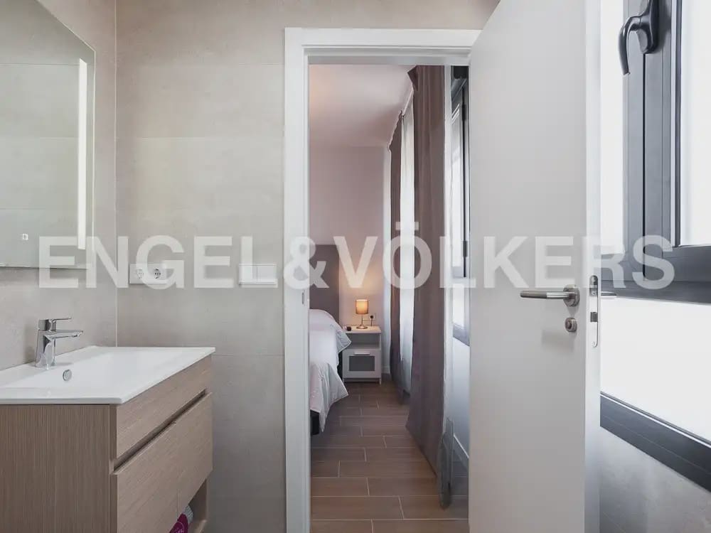 2 sovrum Lägenhet att hyra i Valencia stad med pool garage - 1 900 € (Ref: 9897773)
