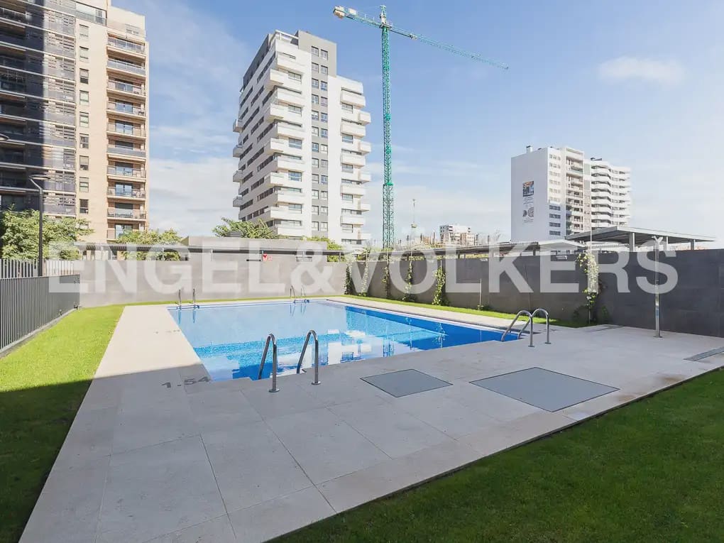 2 sovrum Lägenhet att hyra i Valencia stad med pool garage - 1 900 € (Ref: 9897773)
