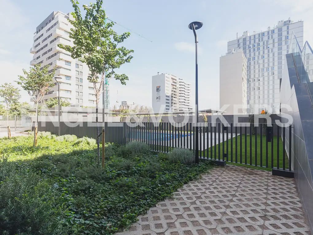 2 sovrum Lägenhet att hyra i Valencia stad med pool garage - 1 900 € (Ref: 9897773)