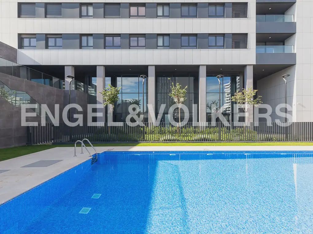 2 sovrum Lägenhet att hyra i Valencia stad med pool garage - 1 900 € (Ref: 9897773)