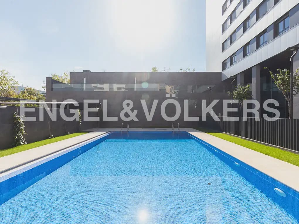 2 sovrum Lägenhet att hyra i Valencia stad med pool garage - 1 900 € (Ref: 9897773)