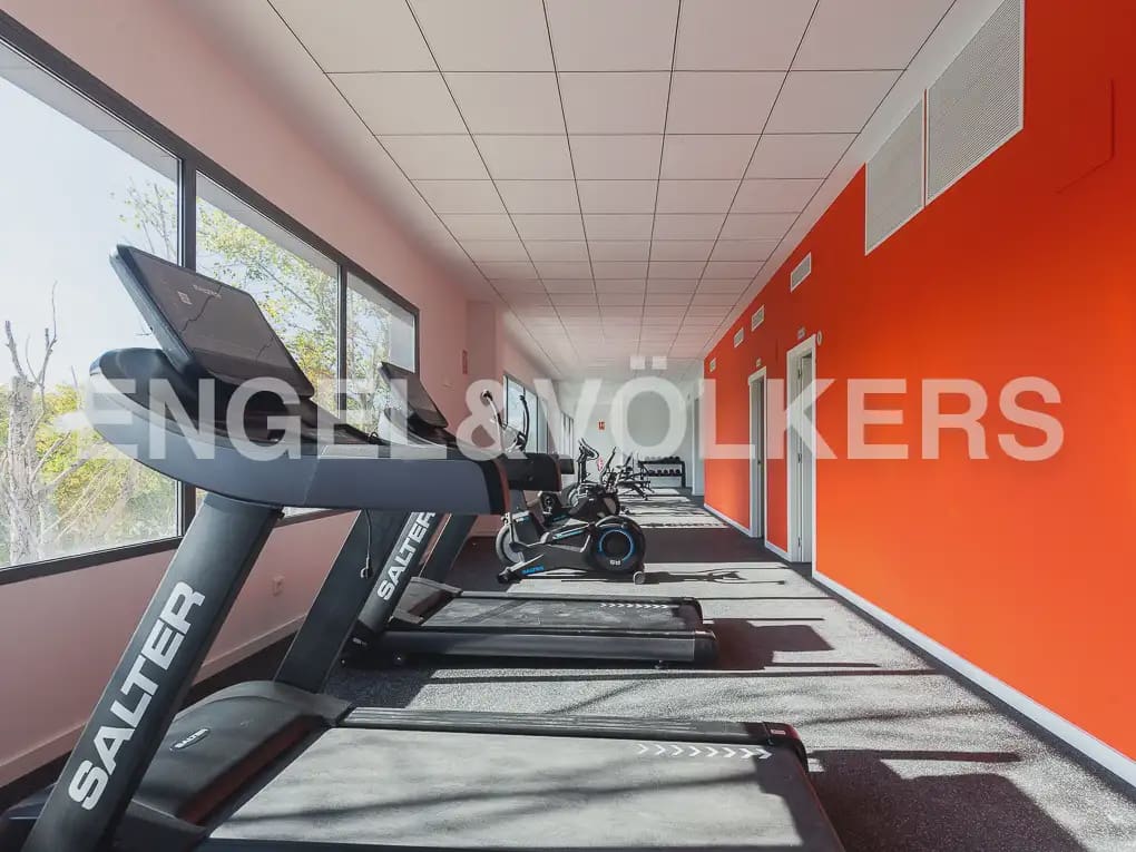2 sovrum Lägenhet att hyra i Valencia stad med pool garage - 1 900 € (Ref: 9897773)