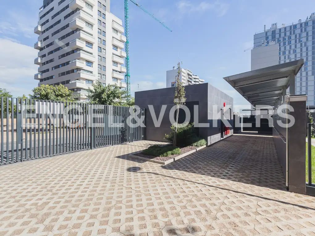 2 sovrum Lägenhet att hyra i Valencia stad med pool garage - 1 900 € (Ref: 9897773)