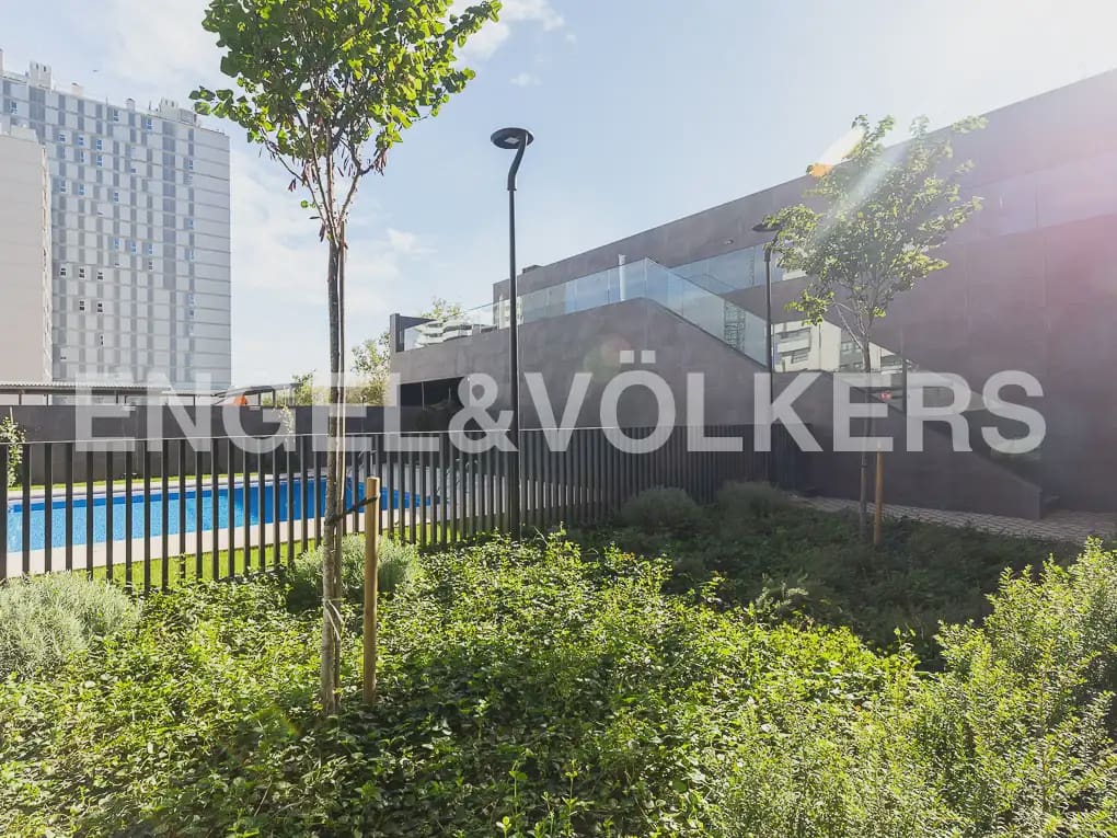 2 sovrum Lägenhet att hyra i Valencia stad med pool garage - 1 900 € (Ref: 9897773)