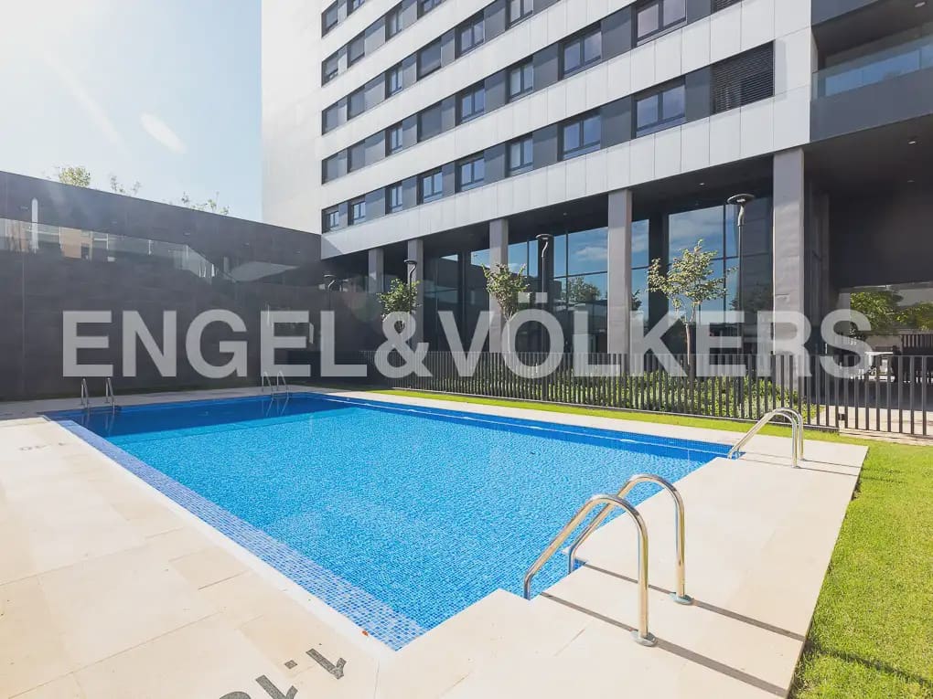 2 sovrum Lägenhet att hyra i Valencia stad med pool garage - 1 900 € (Ref: 9897773)