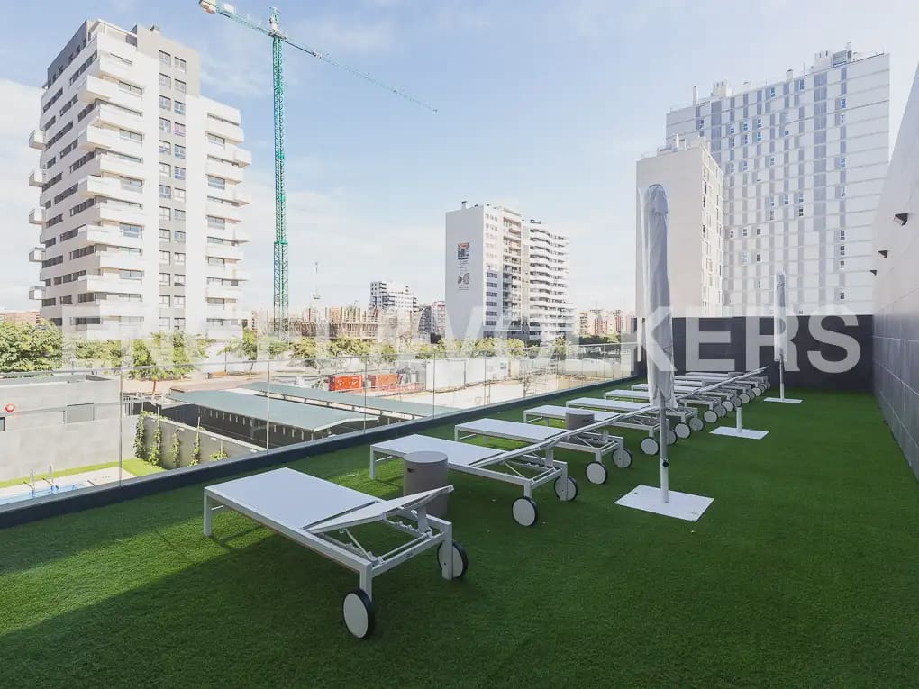 2 sovrum Lägenhet att hyra i Valencia stad med pool garage - 1 900 € (Ref: 9897773)