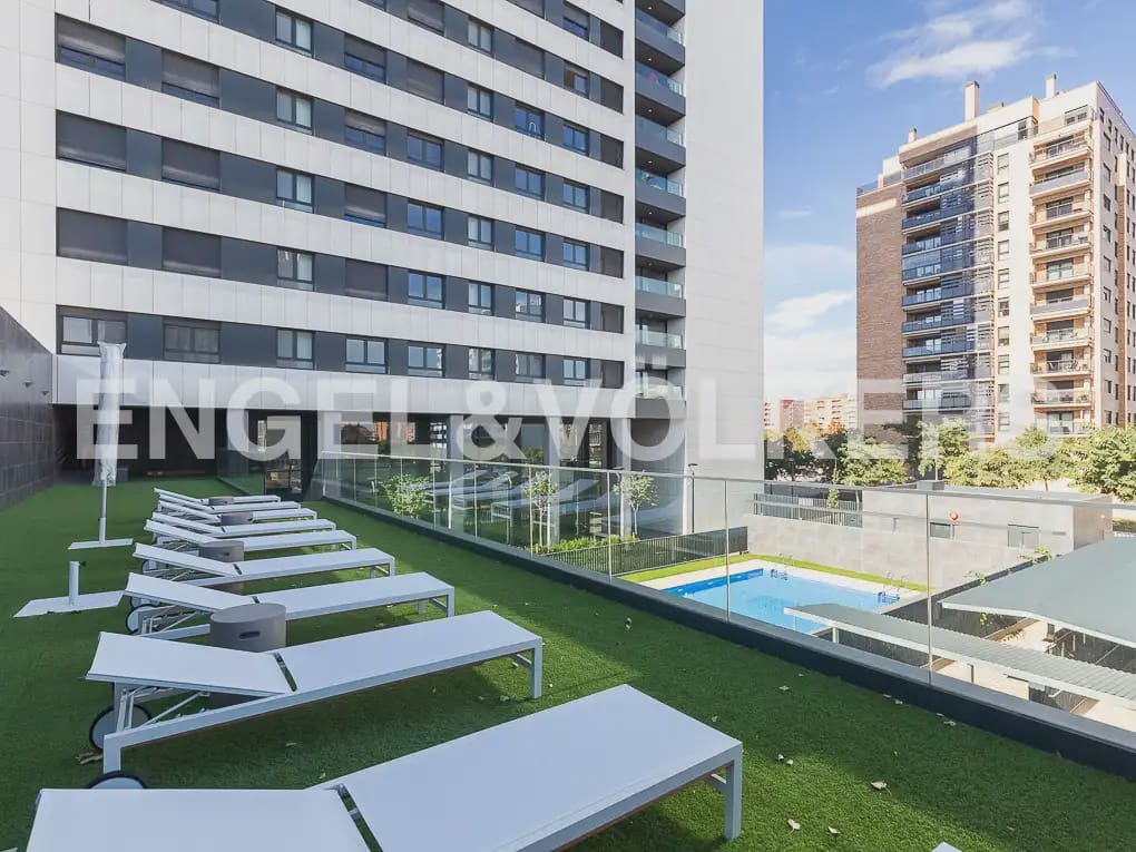 2 sovrum Lägenhet att hyra i Valencia stad med pool garage - 1 900 € (Ref: 9897773)