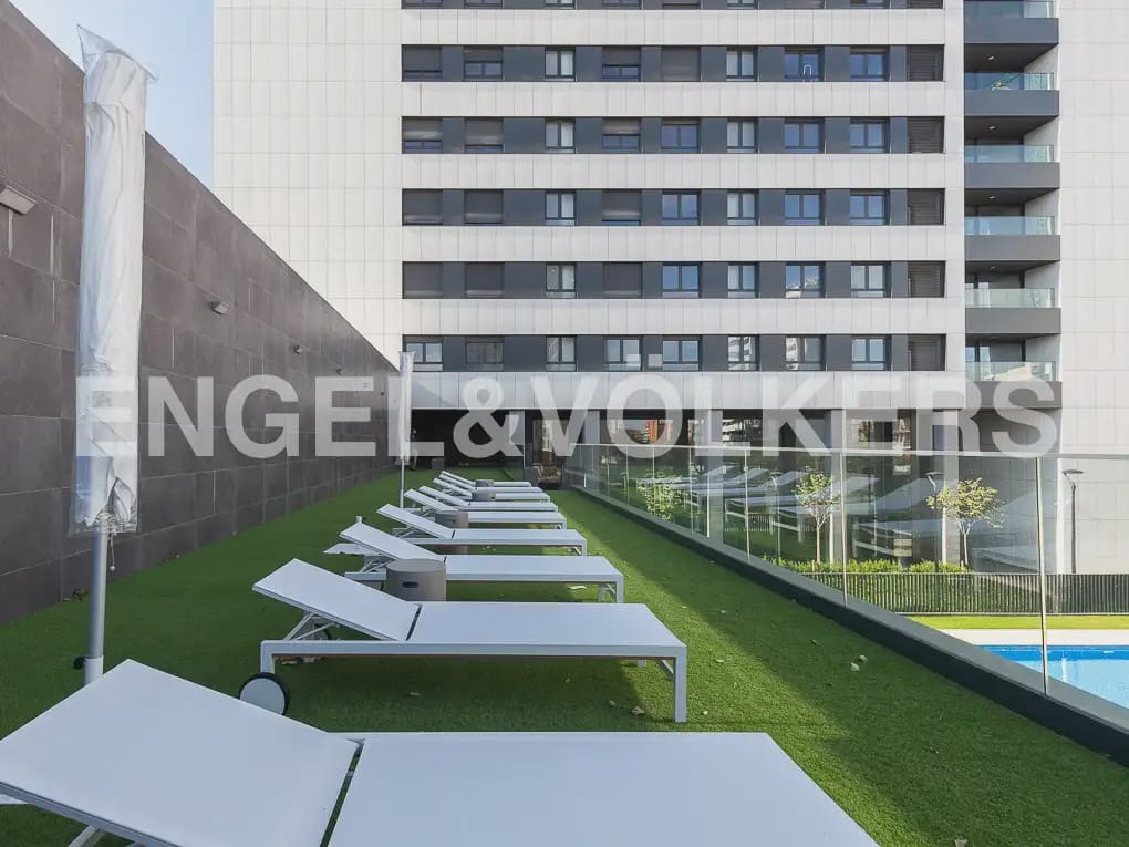 2 sovrum Lägenhet att hyra i Valencia stad med pool garage - 1 900 € (Ref: 9897773)