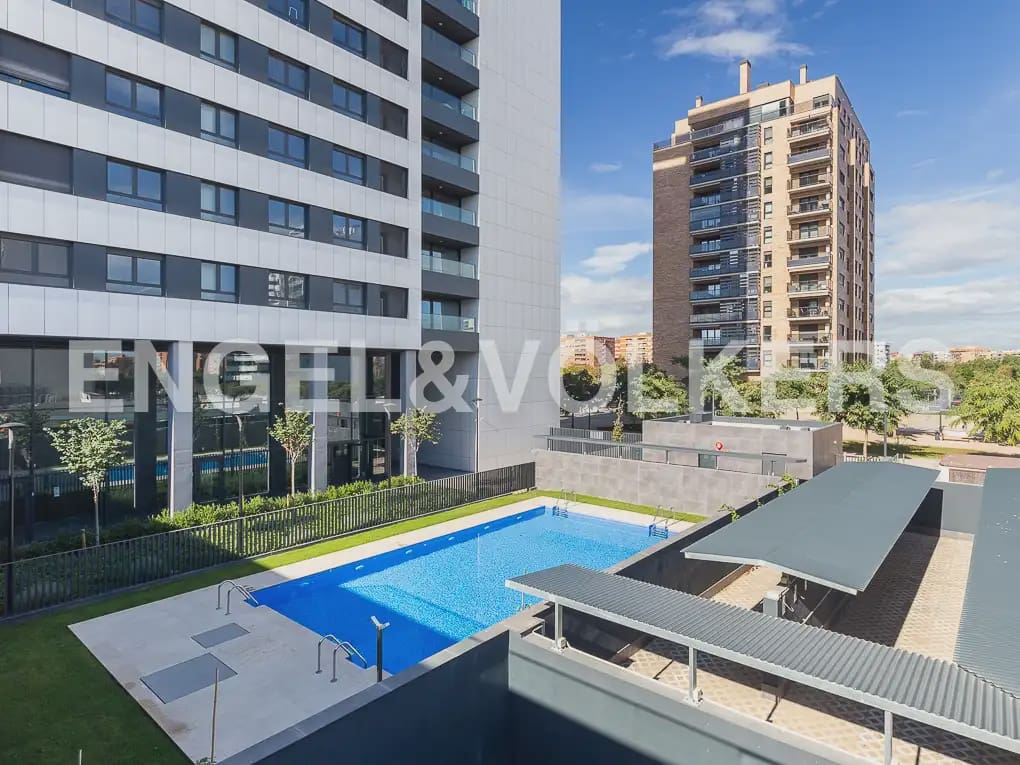 2 sovrum Lägenhet att hyra i Valencia stad med pool garage - 1 900 € (Ref: 9897773)