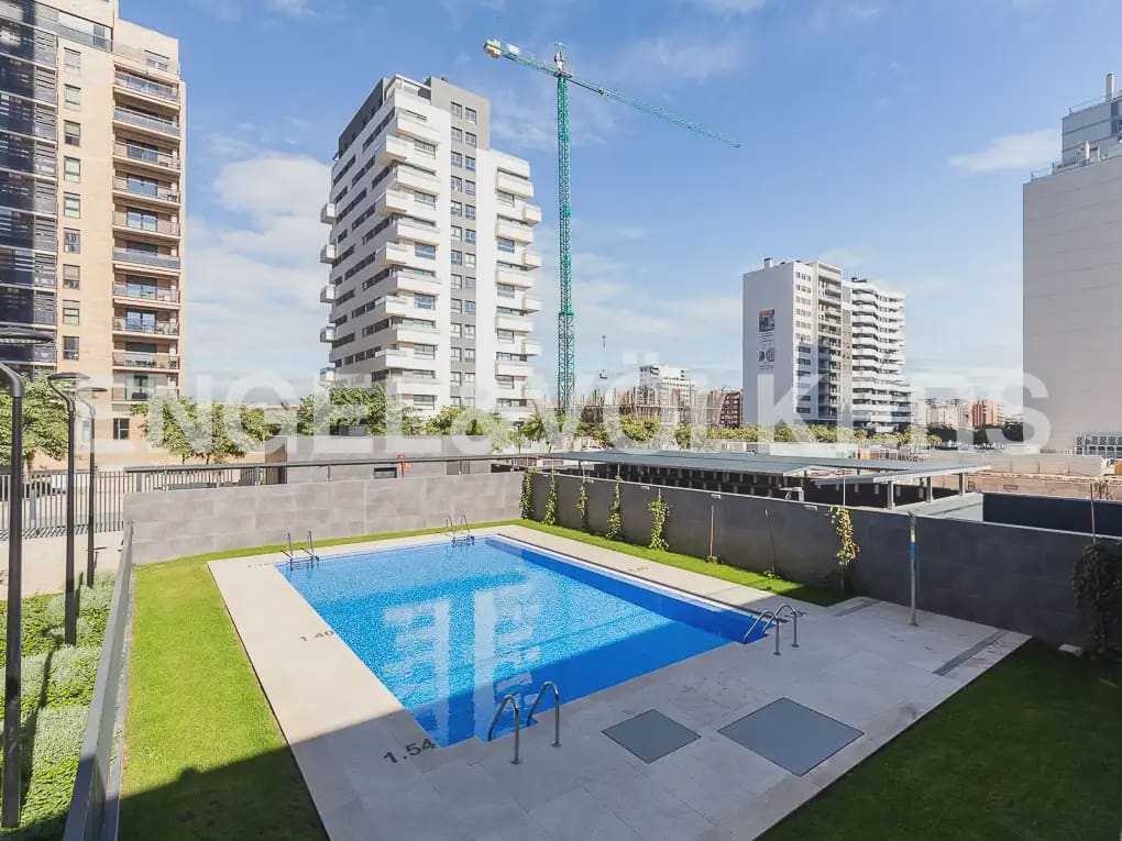 2 sovrum Lägenhet att hyra i Valencia stad med pool garage - 1 900 € (Ref: 9897773)