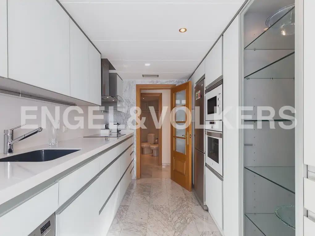 4 camera da letto Appartamento da affittare in Valencia citta con garage - 2.800 € (Rif: 9897775)