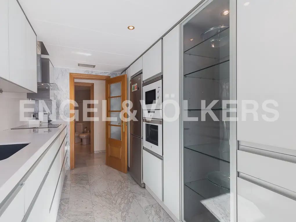 4 camera da letto Appartamento da affittare in Valencia citta con garage - 2.800 € (Rif: 9897775)