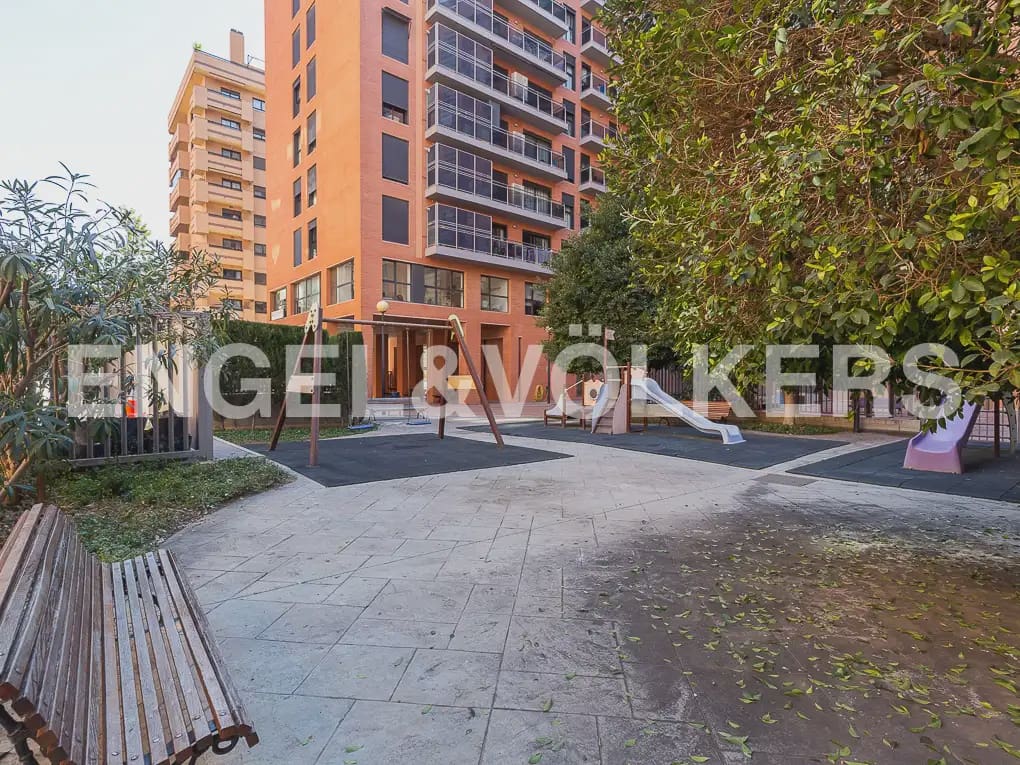 4 camera da letto Appartamento da affittare in Valencia citta con garage - 2.800 € (Rif: 9897775)