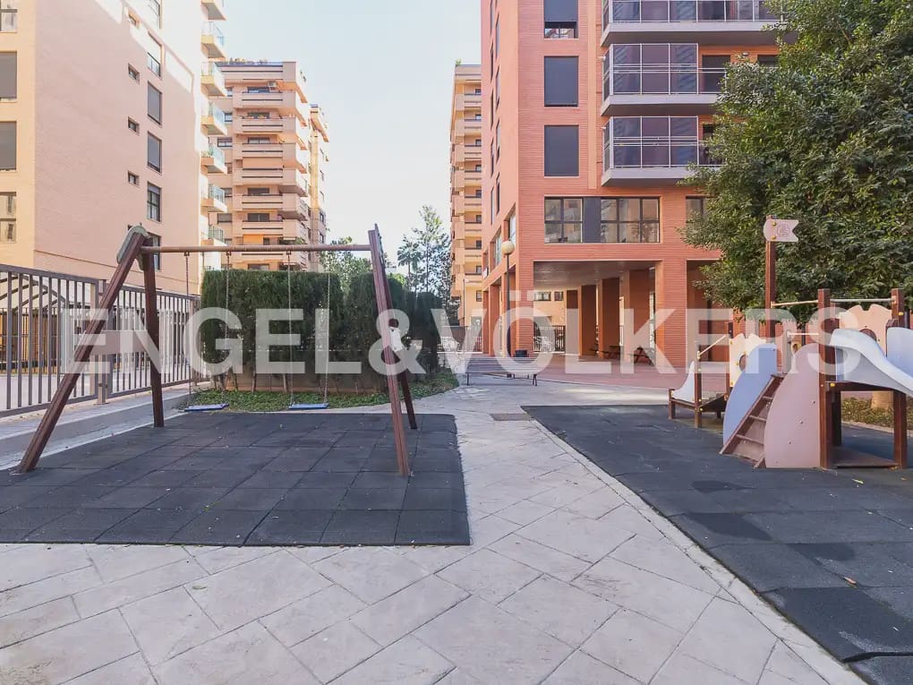 4 camera da letto Appartamento da affittare in Valencia citta con garage - 2.800 € (Rif: 9897775)