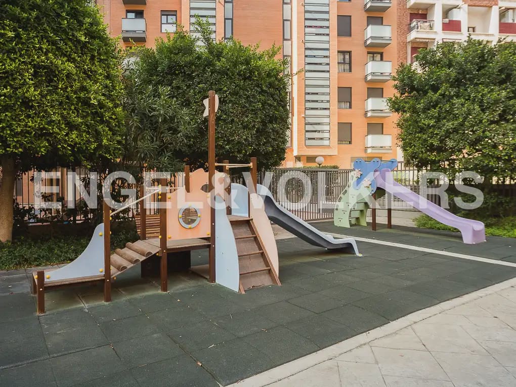 4 camera da letto Appartamento da affittare in Valencia citta con garage - 2.800 € (Rif: 9897775)