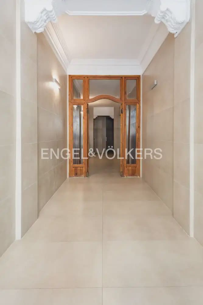 Piso de 2 habitaciones en València ciudad en venta - 410.000 € (Ref: 9897778)