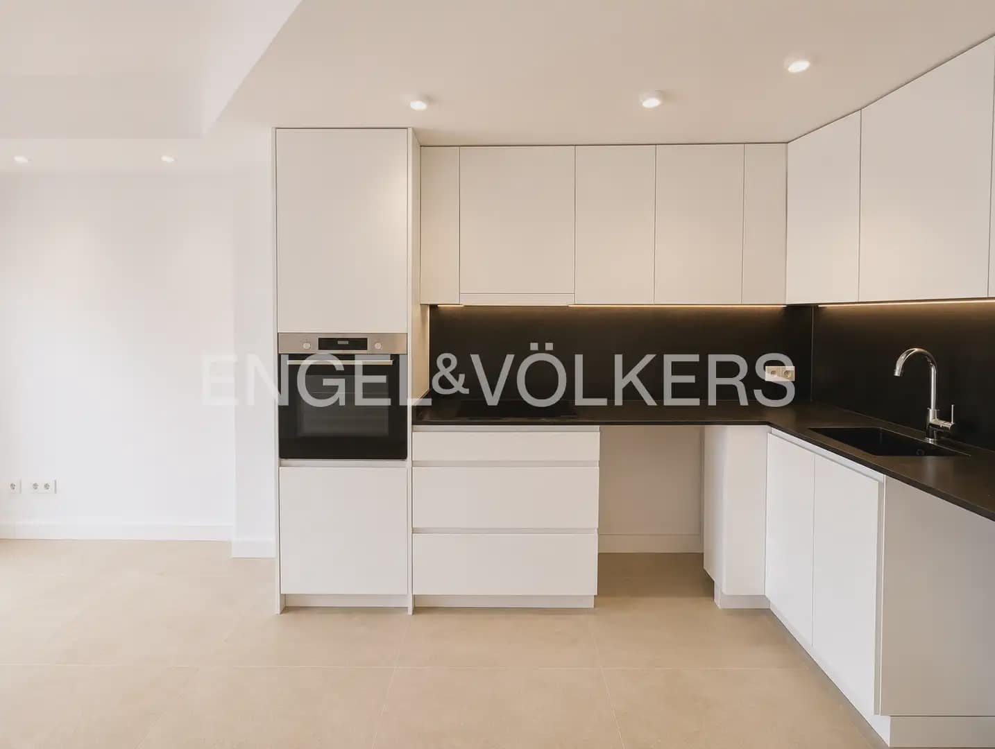 Piso de 1 habitación en Dénia en venta con piscina - 225.000 € (Ref: 9897779)