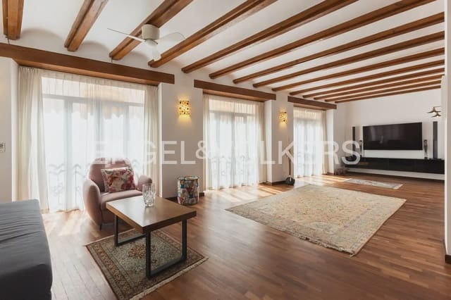 2 bedroom Flat for sale in El Pilar, Valencia city - € 595,000 (Ref: 9897782)