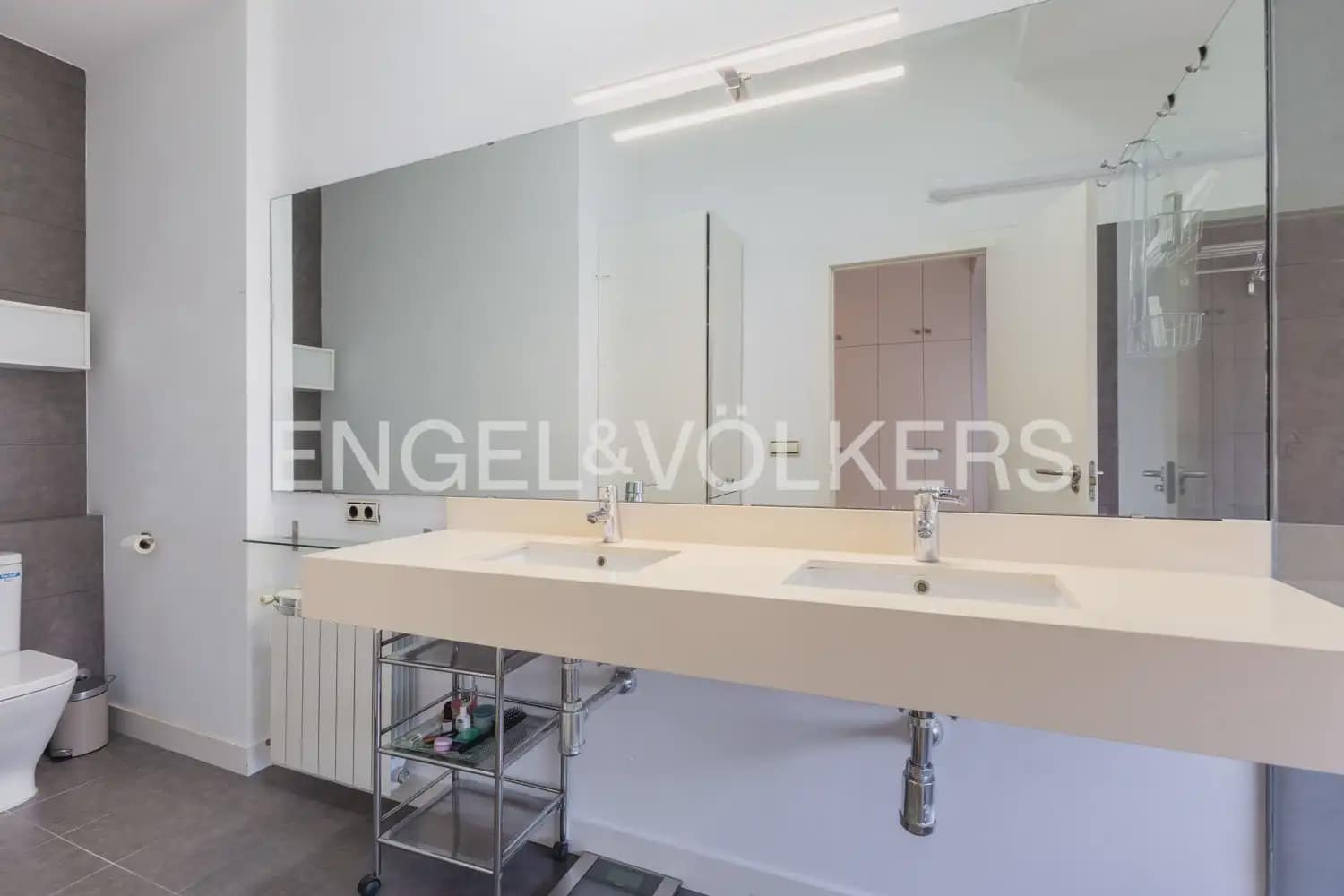3 makuuhuone Asunto vuokrattavana paikassa Valencia kaupunki mukana 
autotalli - 2 400 € (Ref: 9897786)
