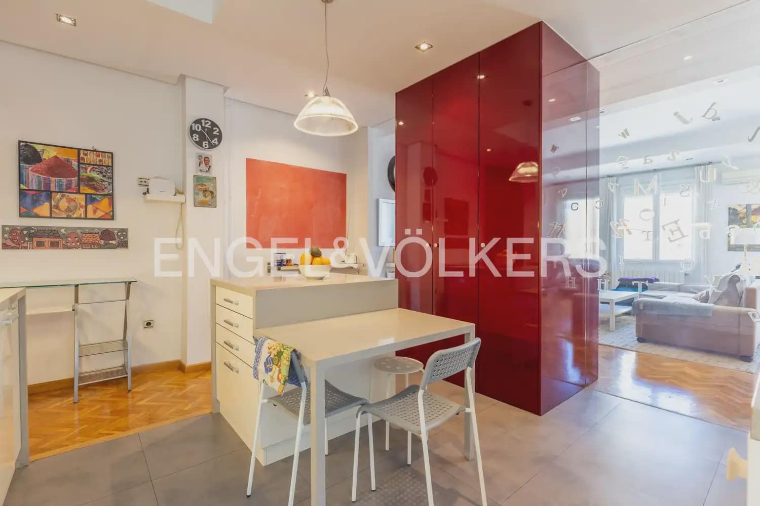 3 makuuhuone Asunto vuokrattavana paikassa Valencia kaupunki mukana 
autotalli - 2 400 € (Ref: 9897786)