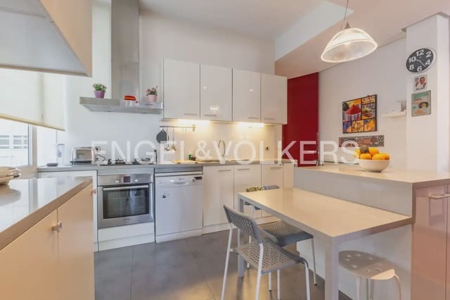 3 makuuhuone Asunto vuokrattavana paikassa La Gran Via, Valencia kaupunki mukana 
autotalli - 2 400 € (Ref: 9897786)