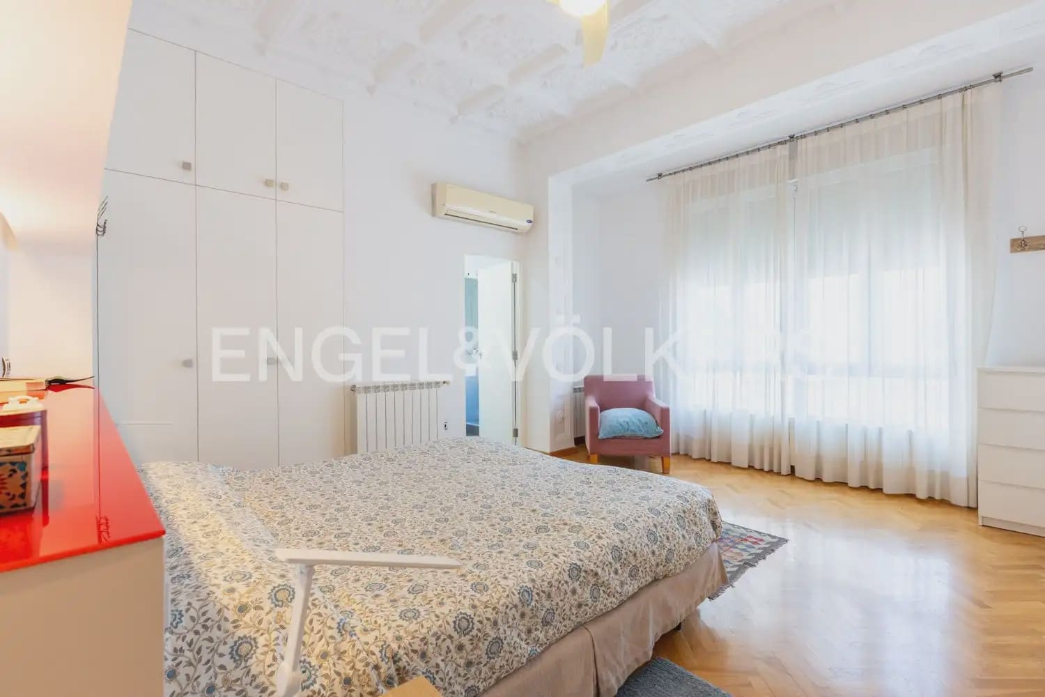 3 makuuhuone Asunto vuokrattavana paikassa Valencia kaupunki mukana 
autotalli - 2 400 € (Ref: 9897786)