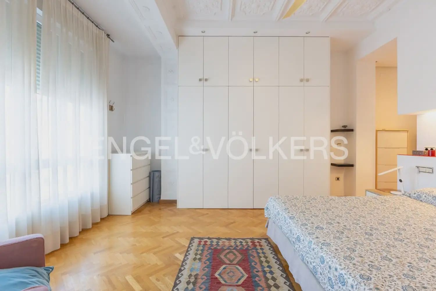3 makuuhuone Asunto vuokrattavana paikassa Valencia kaupunki mukana 
autotalli - 2 400 € (Ref: 9897786)