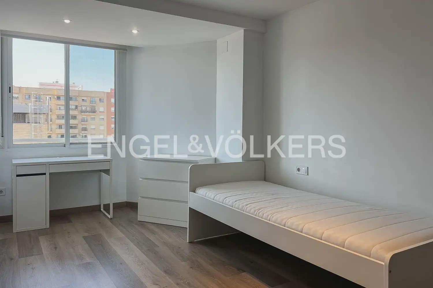 3 camera da letto Appartamento da affittare in Valencia citta con garage - 1.500 € (Rif: 9897787)