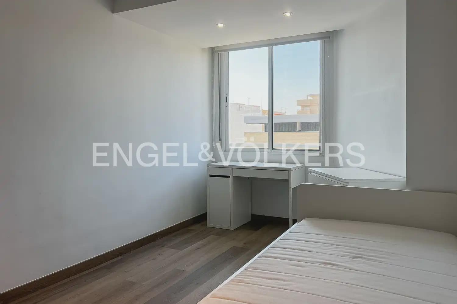 3 camera da letto Appartamento da affittare in Valencia citta con garage - 1.500 € (Rif: 9897787)