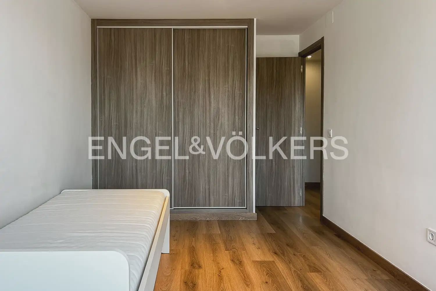 3 camera da letto Appartamento da affittare in Valencia citta con garage - 1.500 € (Rif: 9897787)