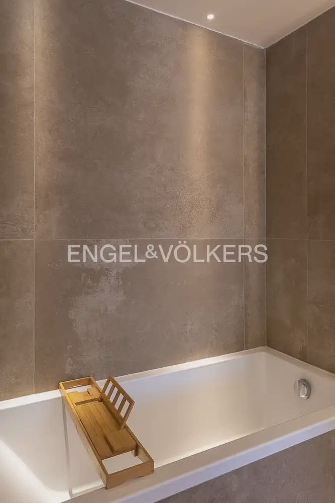 Piso de 5 habitaciones en València ciudad en venta - 1.275.000 € (Ref: 9897791)