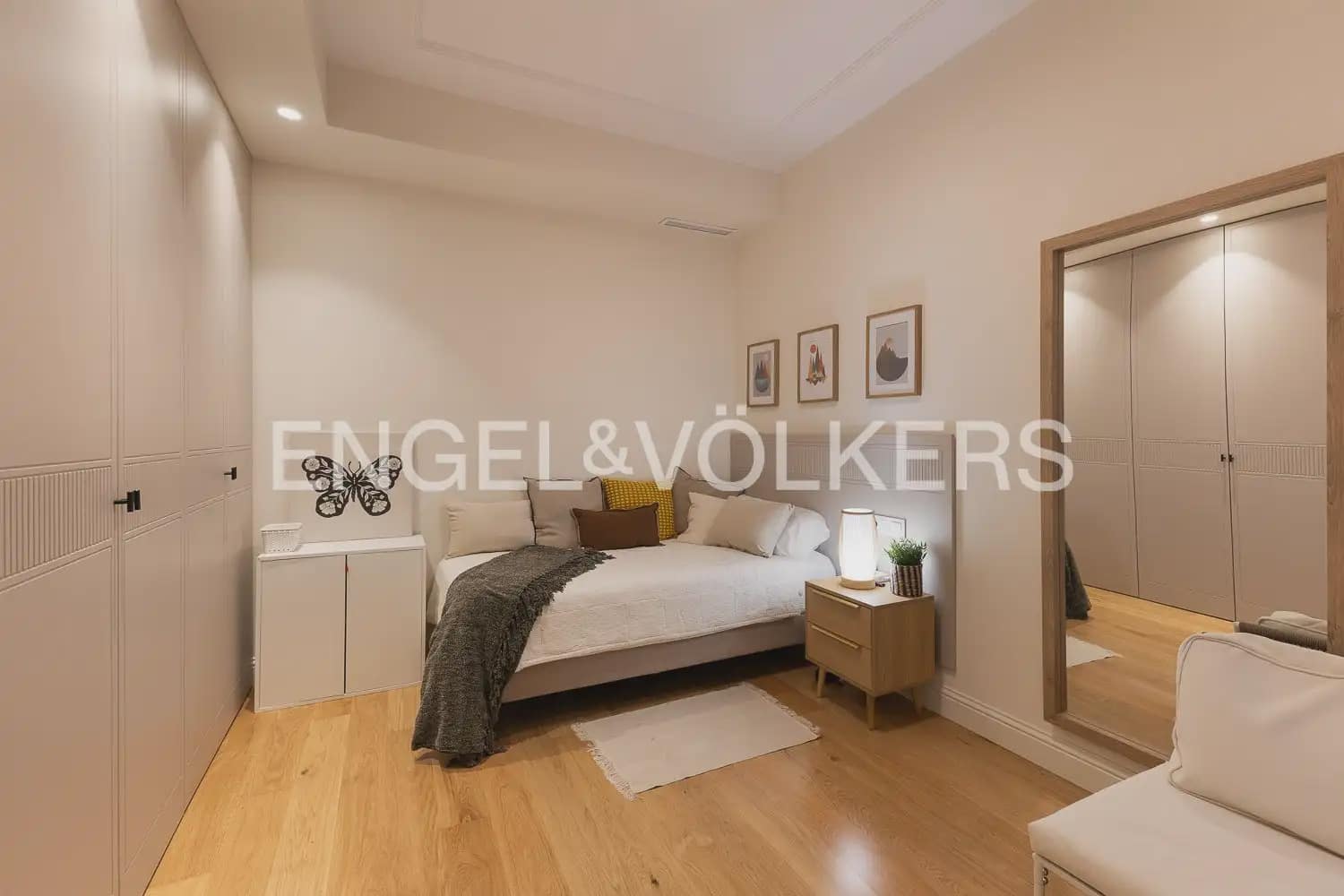 Piso de 5 habitaciones en València ciudad en venta - 1.275.000 € (Ref: 9897791)