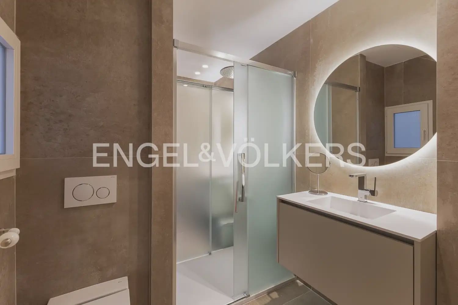 Piso de 5 habitaciones en València ciudad en venta - 1.275.000 € (Ref: 9897791)