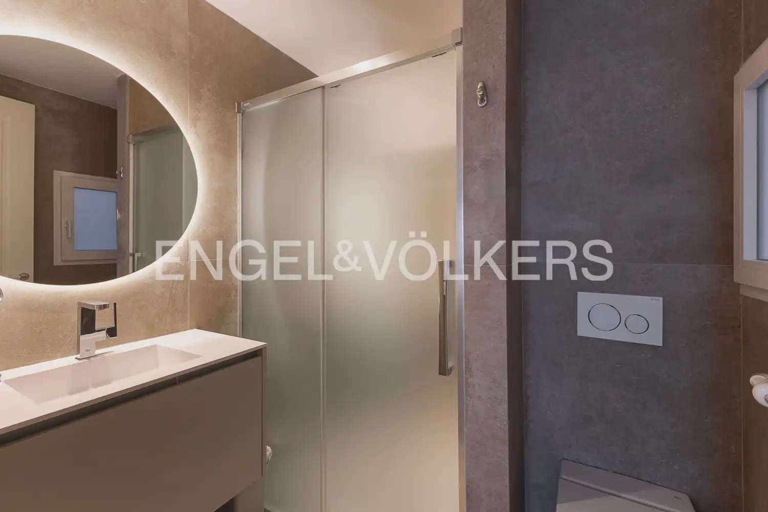 Piso de 5 habitaciones en València ciudad en venta - 1.275.000 € (Ref: 9897791)