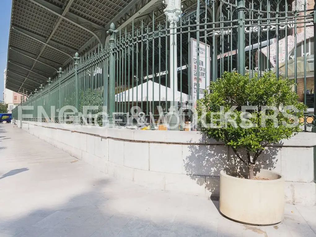 Piso de 5 habitaciones en València ciudad en venta - 1.275.000 € (Ref: 9897791)