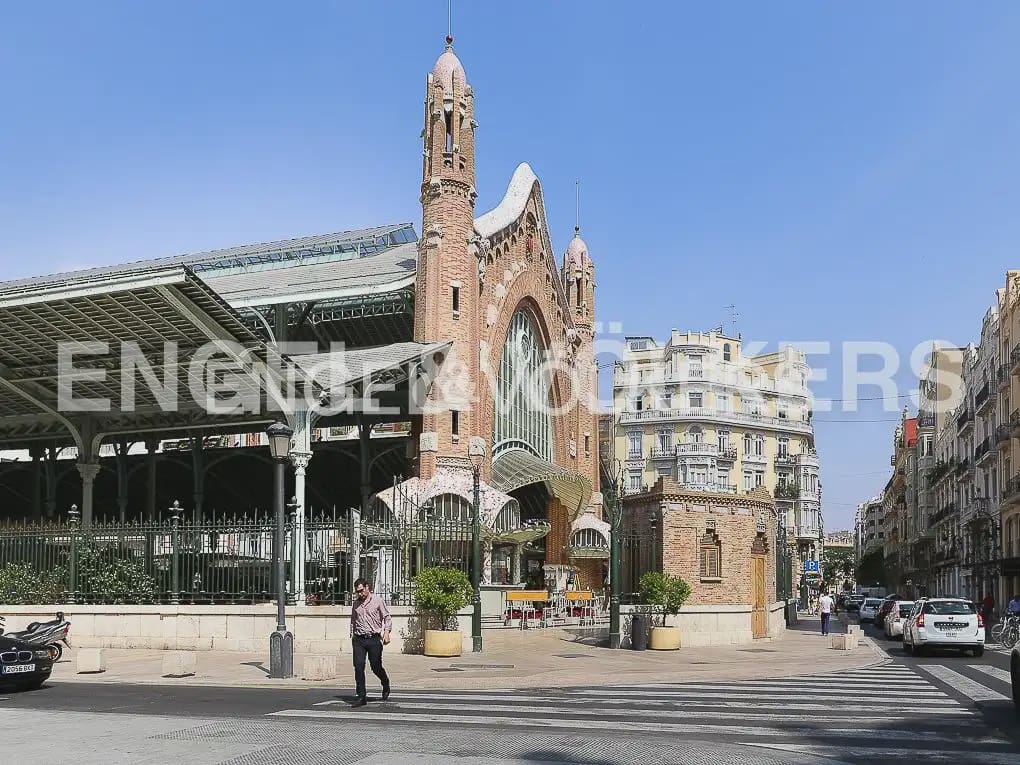 Piso de 5 habitaciones en València ciudad en venta - 1.275.000 € (Ref: 9897791)