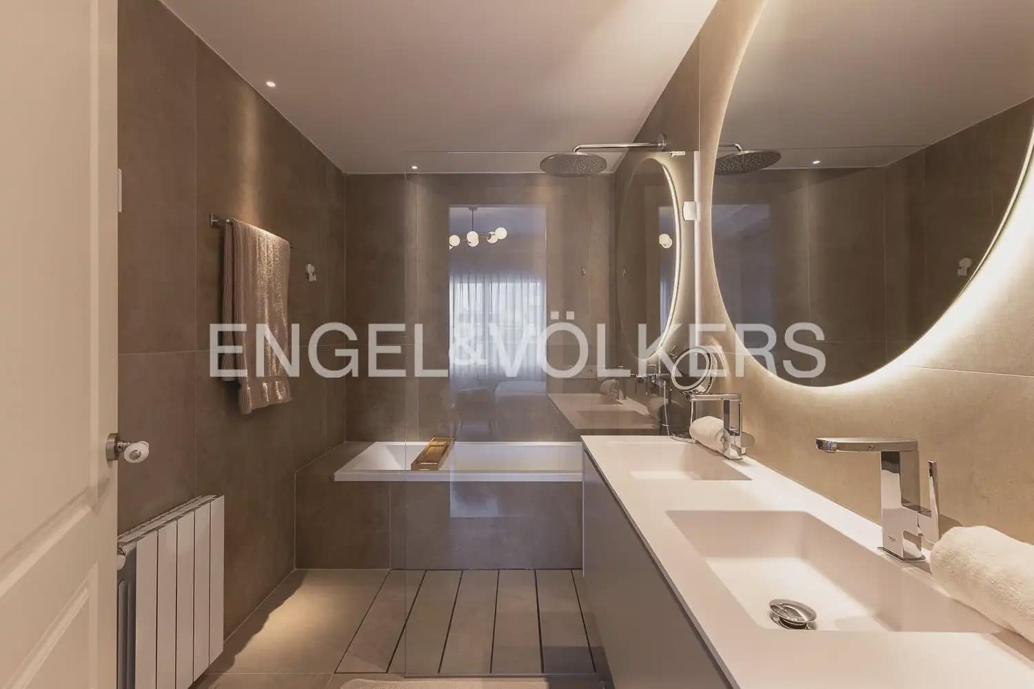 Piso de 5 habitaciones en València ciudad en venta - 1.275.000 € (Ref: 9897791)