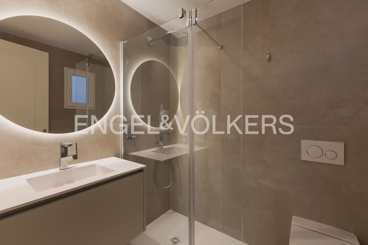 Piso de 5 habitaciones en València ciudad en venta - 1.275.000 € (Ref: 9897791)