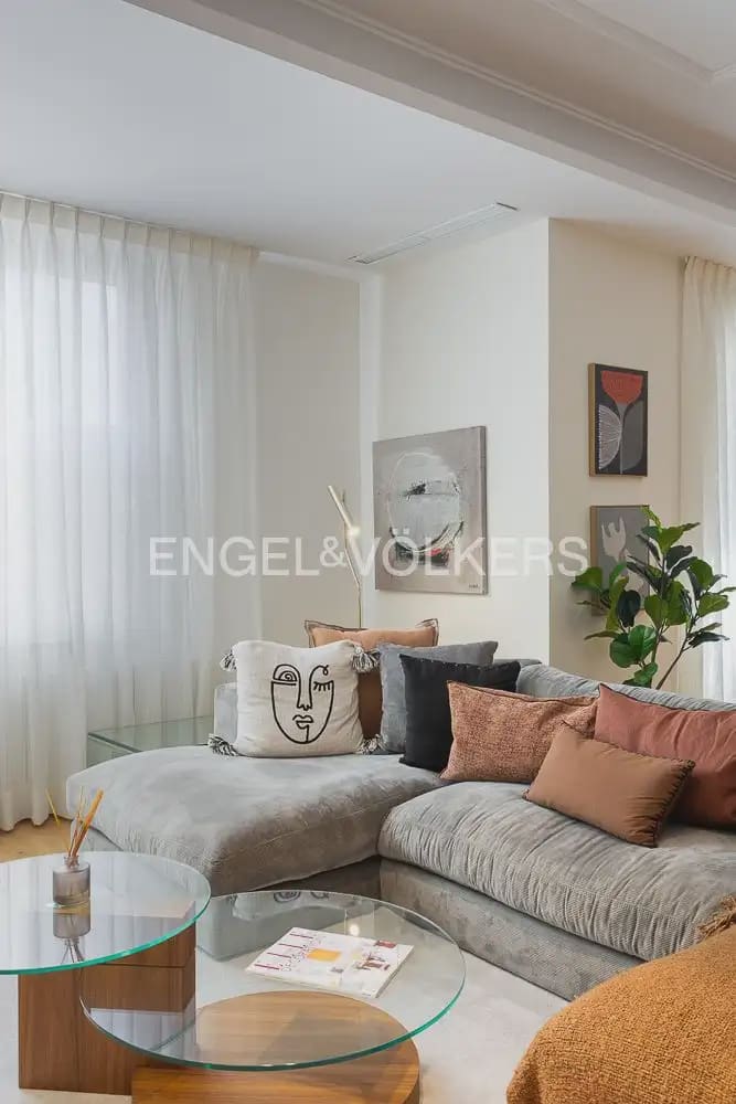Piso de 5 habitaciones en València ciudad en venta - 1.275.000 € (Ref: 9897791)